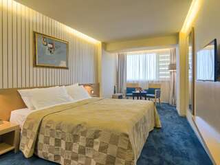 Отель Vega Hotel Мамая Двухместный номер с 1 кроватью и боковым видом на море, без балкона-5